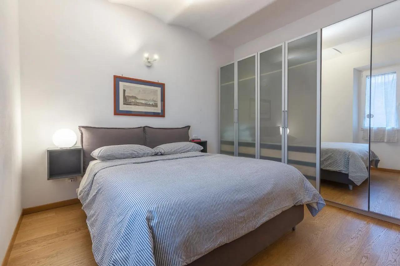 Bologna Saragozza District Apartment