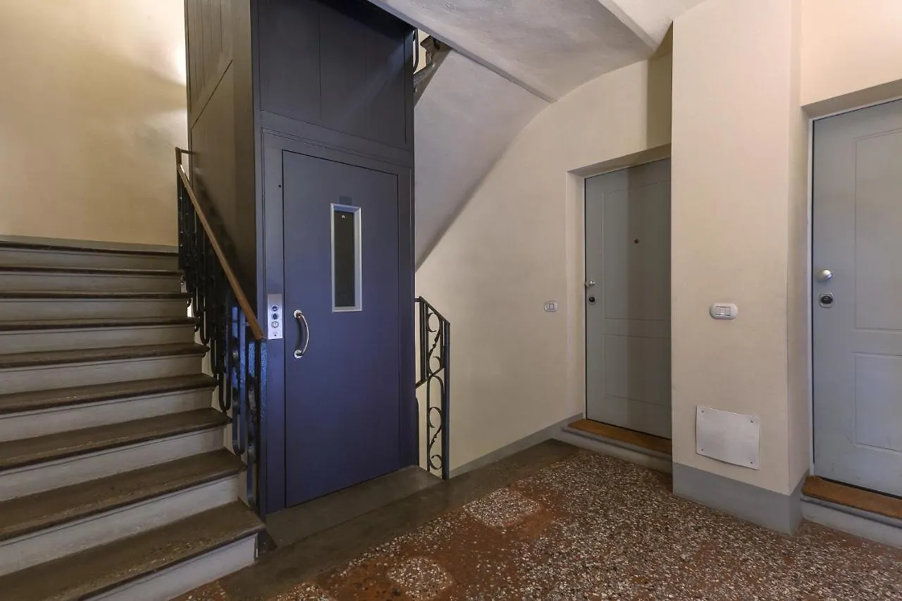 Bologna Saragozza District Apartment